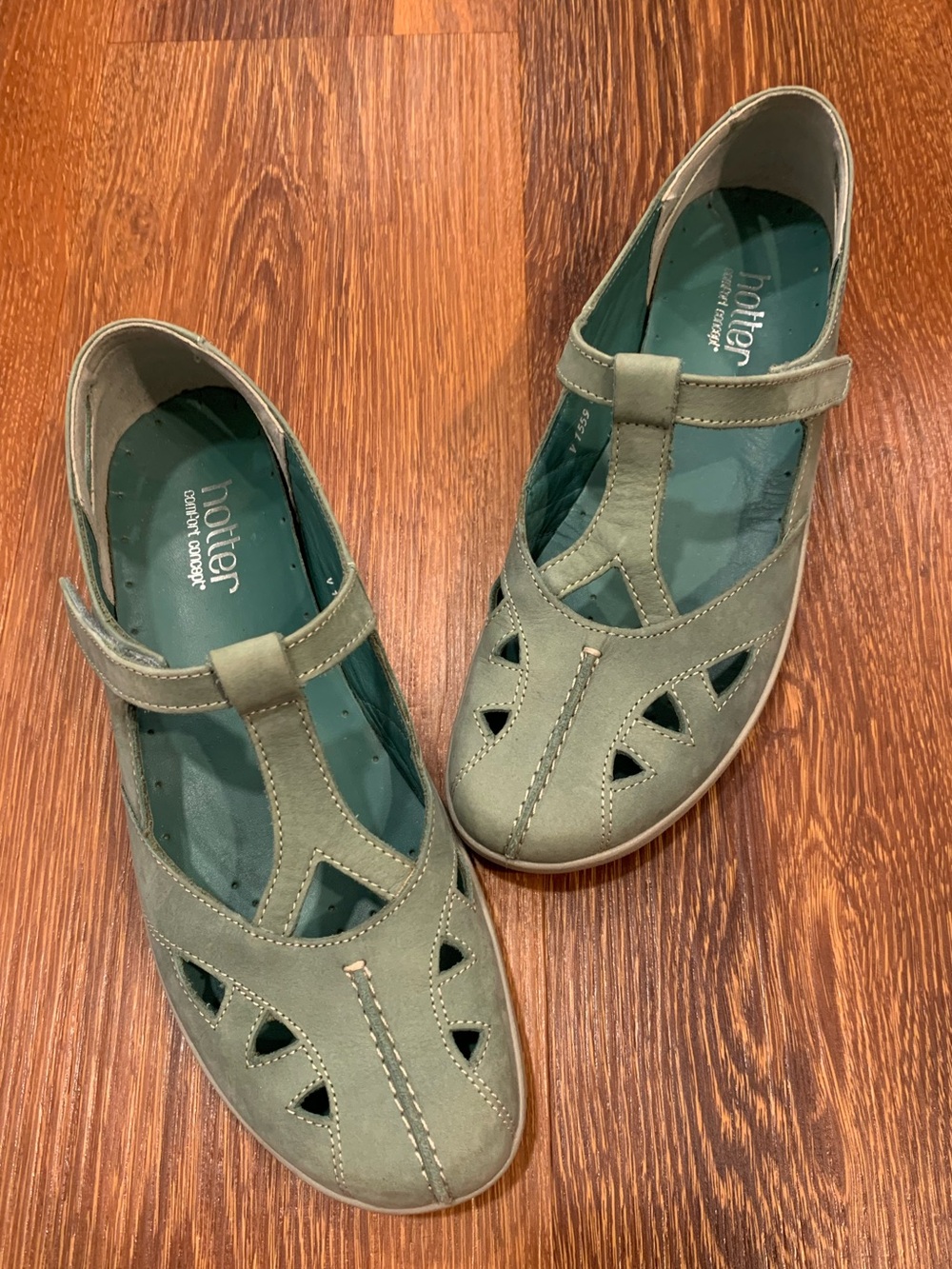 HOTTER T-Strap Shoes Nutmeg Green Womens 8 Comfort Concept Cutout Flat Suede